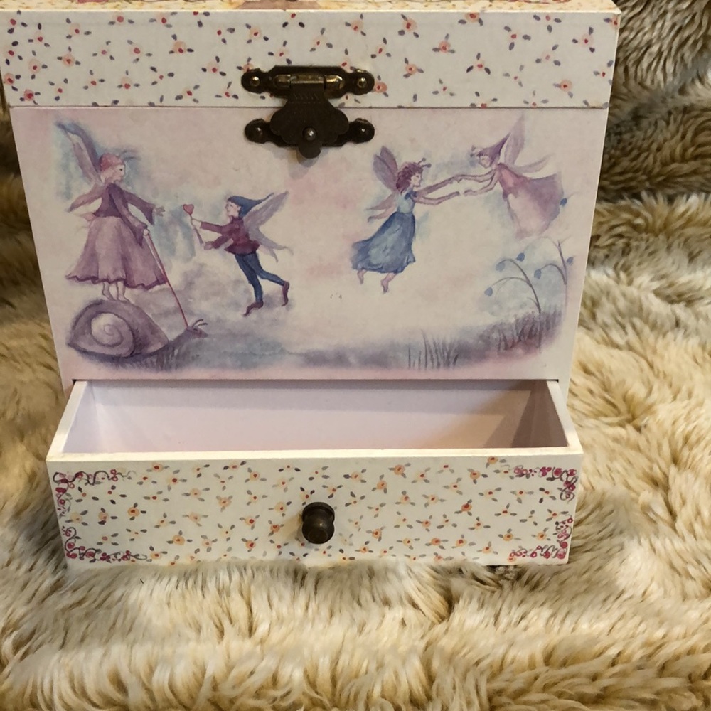 Music Box - Picture 3 of 7